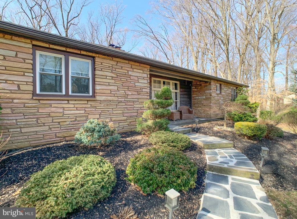302 Brae Bourn Road Huntingdon Valley, PA 19006 - Photo 7 of 63 Gallery Image 7