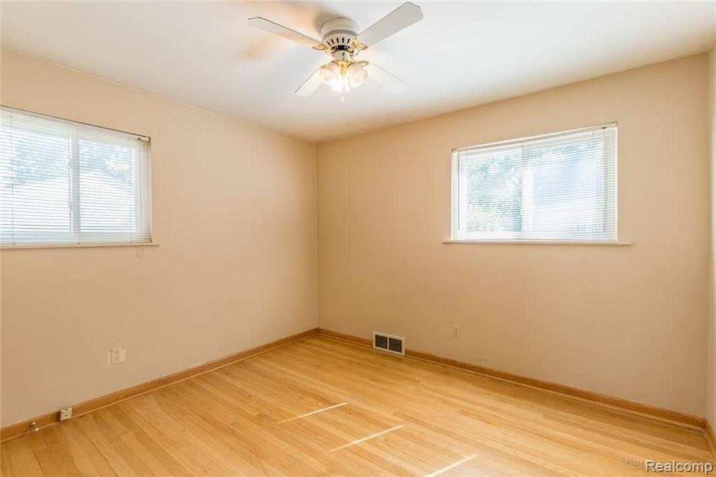 224 West Twelve Mile Road Rochester, MI 48307 - Photo 12 of 14