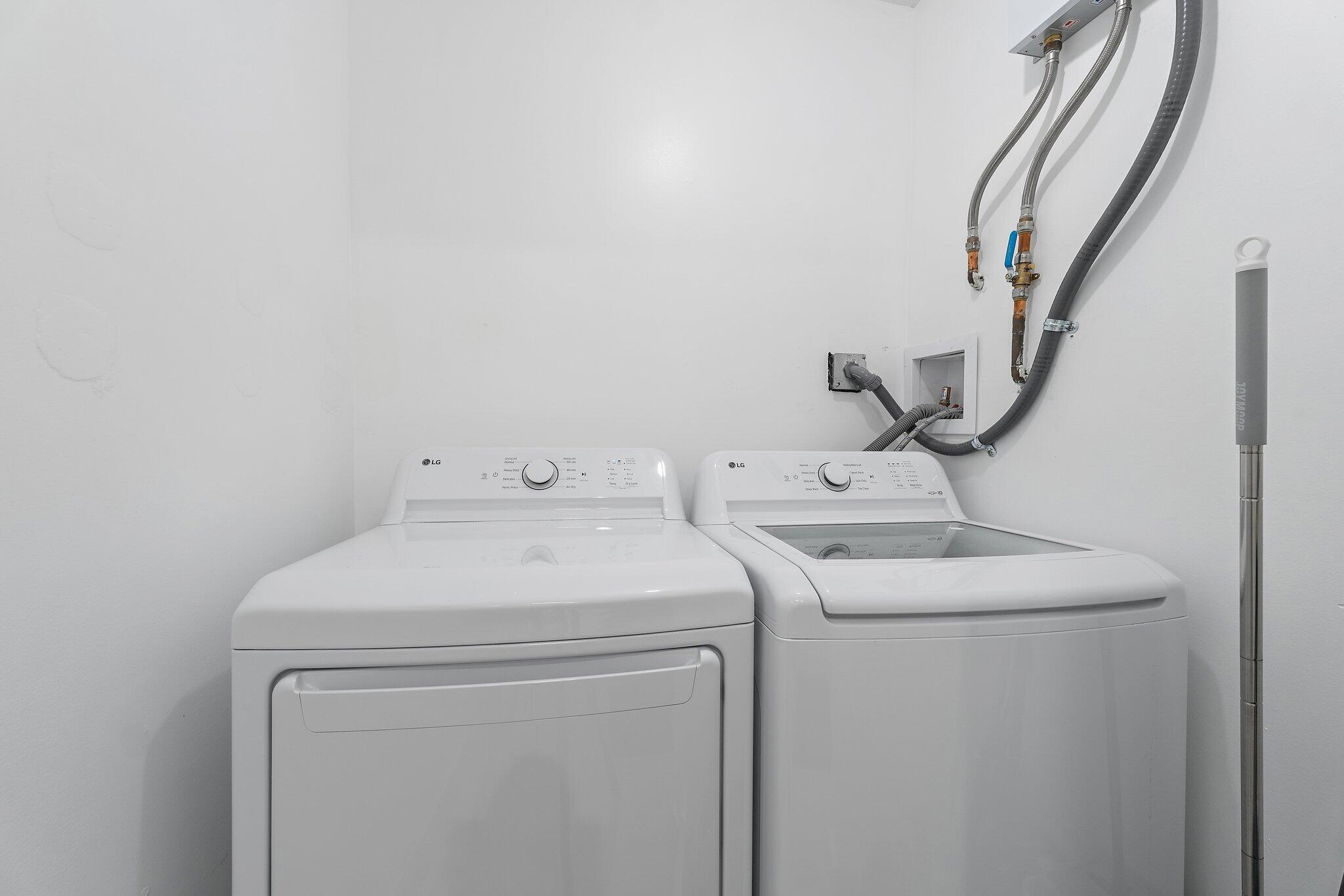 18389 41st Road North Loxahatchee, FL 33470 - Photo 24 of 33 a utility room with dryer and washer