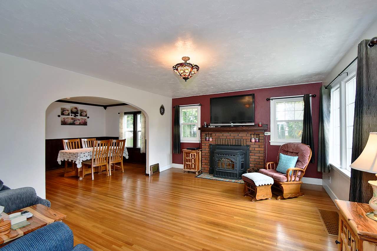 406 North Timberlane Road Spokane Valley, WA 99037 - Photo 2 of 20