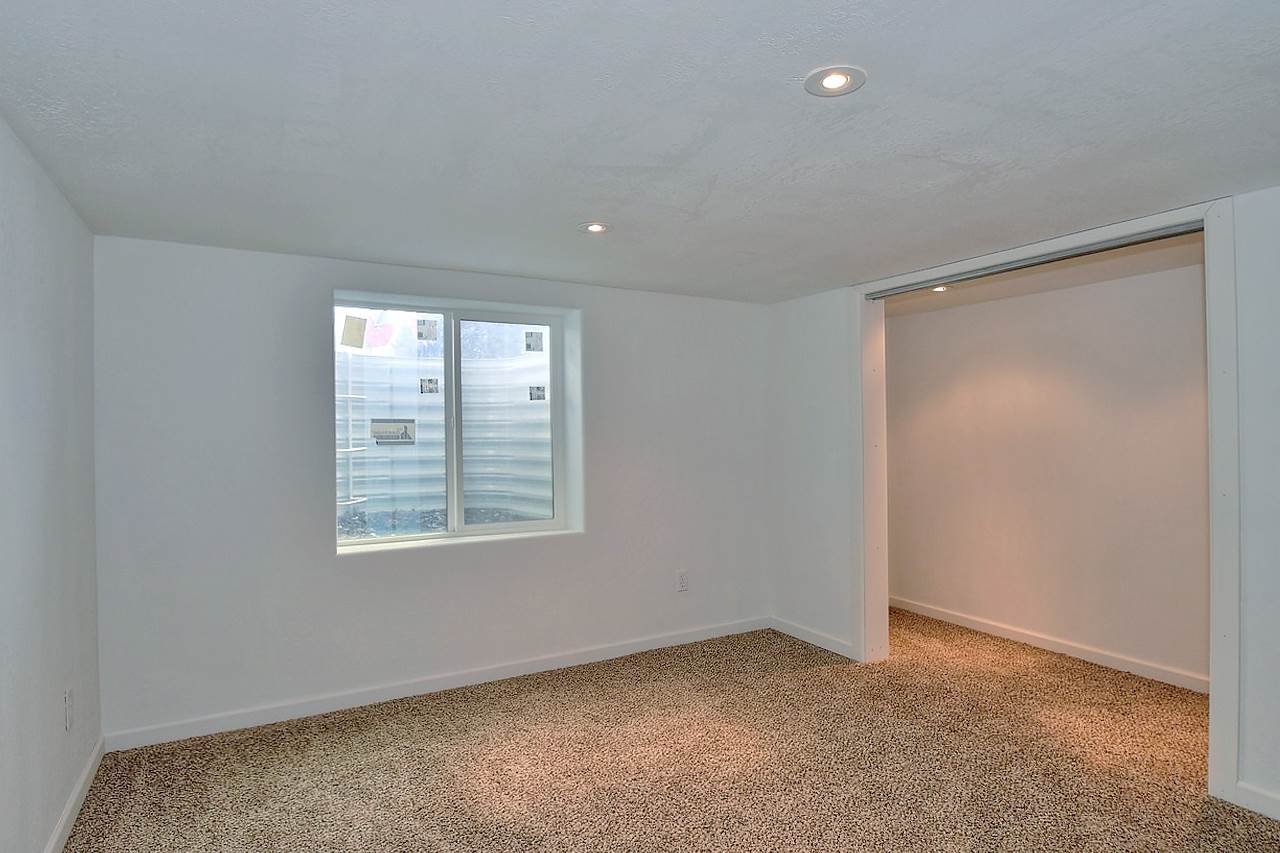 406 North Timberlane Road Spokane Valley, WA 99037 - Photo 16 of 20