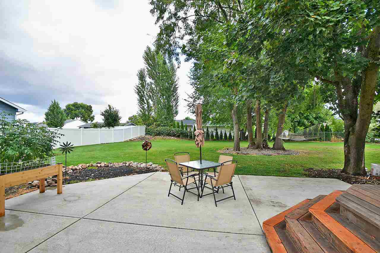 406 North Timberlane Road Spokane Valley, WA 99037 - Photo 18 of 20