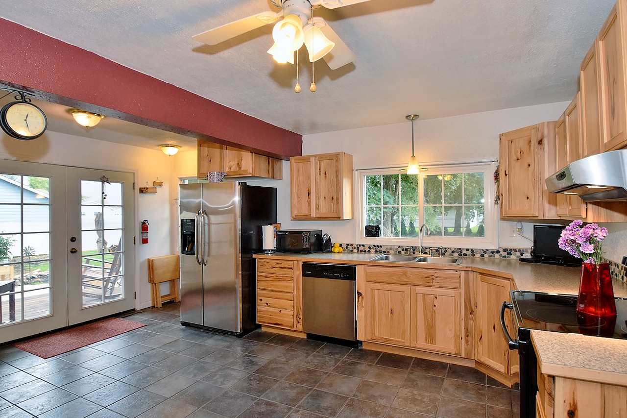 406 North Timberlane Road Spokane Valley, WA 99037 - Photo 4 of 20