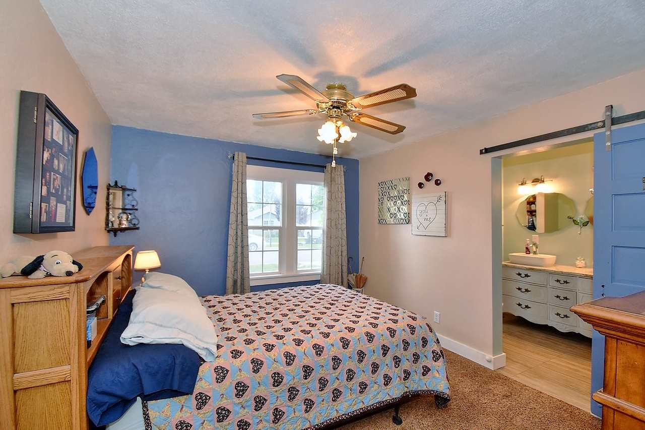 406 North Timberlane Road Spokane Valley, WA 99037 - Photo 7 of 20
