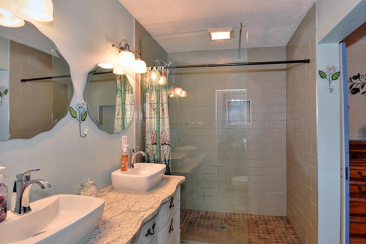 406 North Timberlane Road Spokane Valley, WA 99037 - Photo 8 of 20