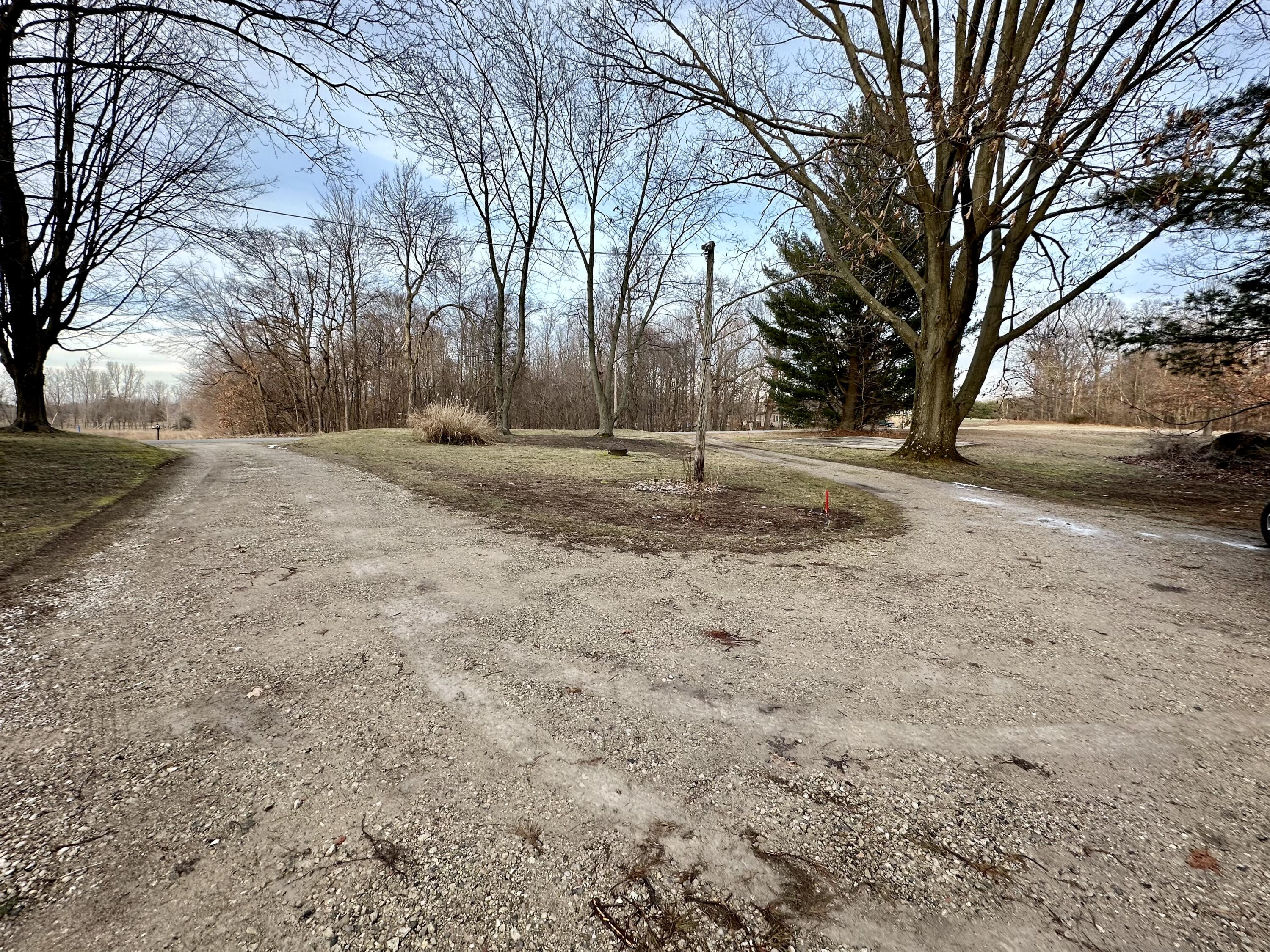 6040 Kaiser Road Benton Harbor, MI 49022 - Photo 9 of 39 62274F1B-9042-436E-95BF-DF4BC3116C75