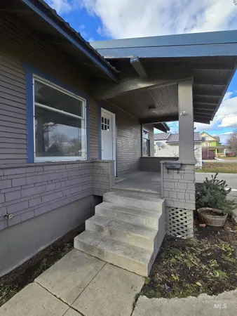 $340,000 | 1073 West 5th Street, Weiser, ID 83672