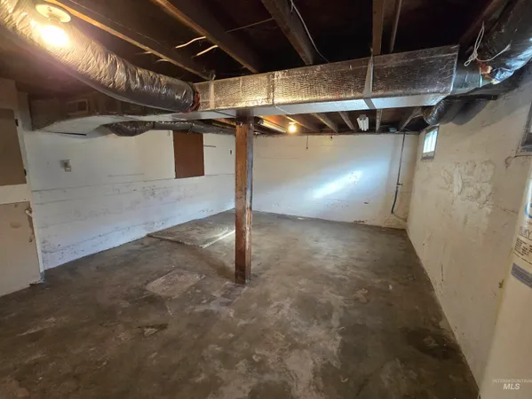 $340,000 | 1073 West 5th Street, Weiser, ID 83672