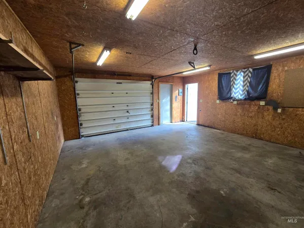 $340,000 | 1073 West 5th Street, Weiser, ID 83672