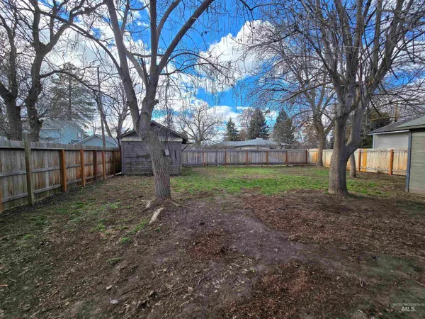 $340,000 | 1073 West 5th Street, Weiser, ID 83672