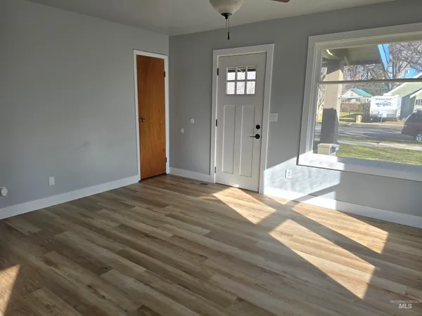 $340,000 | 1073 West 5th Street, Weiser, ID 83672