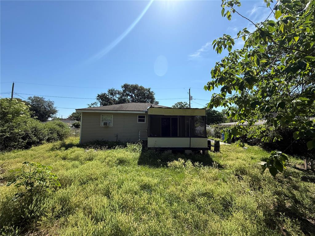 14928 Pine Crest Road Tampa, FL 33613 - Photo 8 of 10