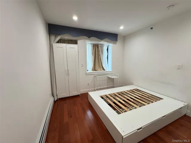 a view of utility room