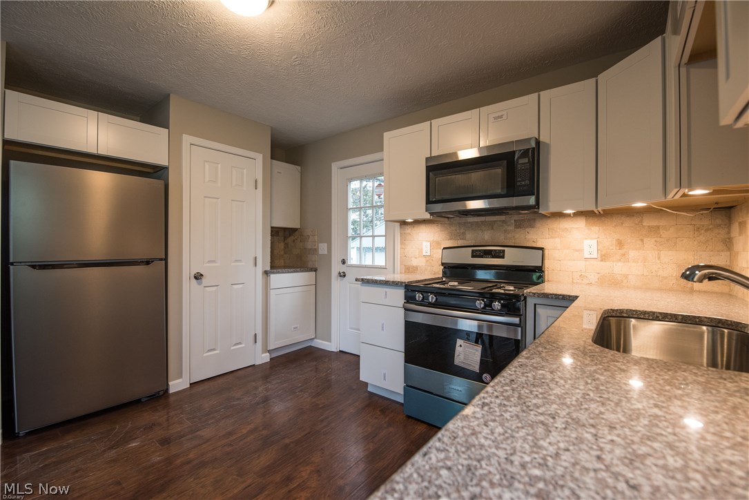 5655 Shawnee Road Cleveland, OH 44124 - Photo 6 of 14