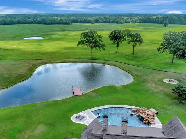 $3,490,000 | 1811 Caspers Cove Road, Lufkin, TX 75904