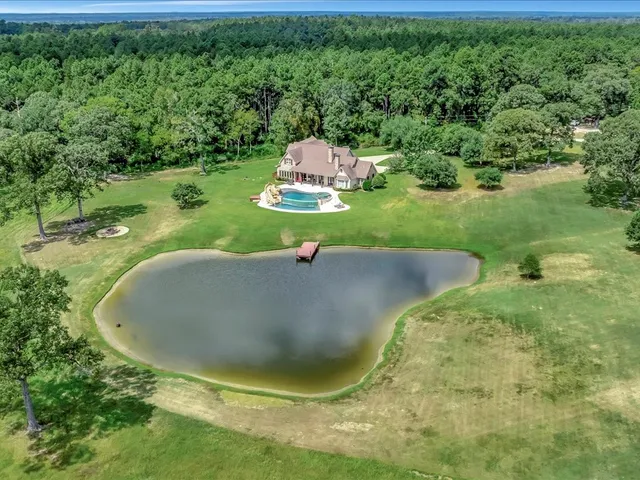$3,490,000 | 1811 Caspers Cove Road, Lufkin, TX 75904