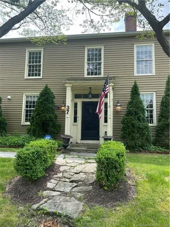 $1,900 | 37 Dodgingtown Road, Unit 37B, Newtown, CT 06470