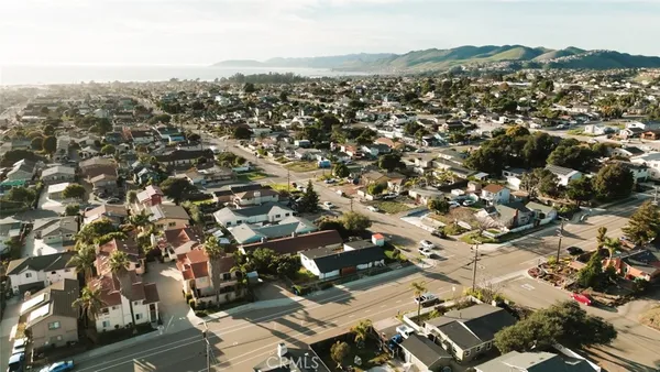$995,000 | 261 North 13th Street, Grover Beach, CA 93433