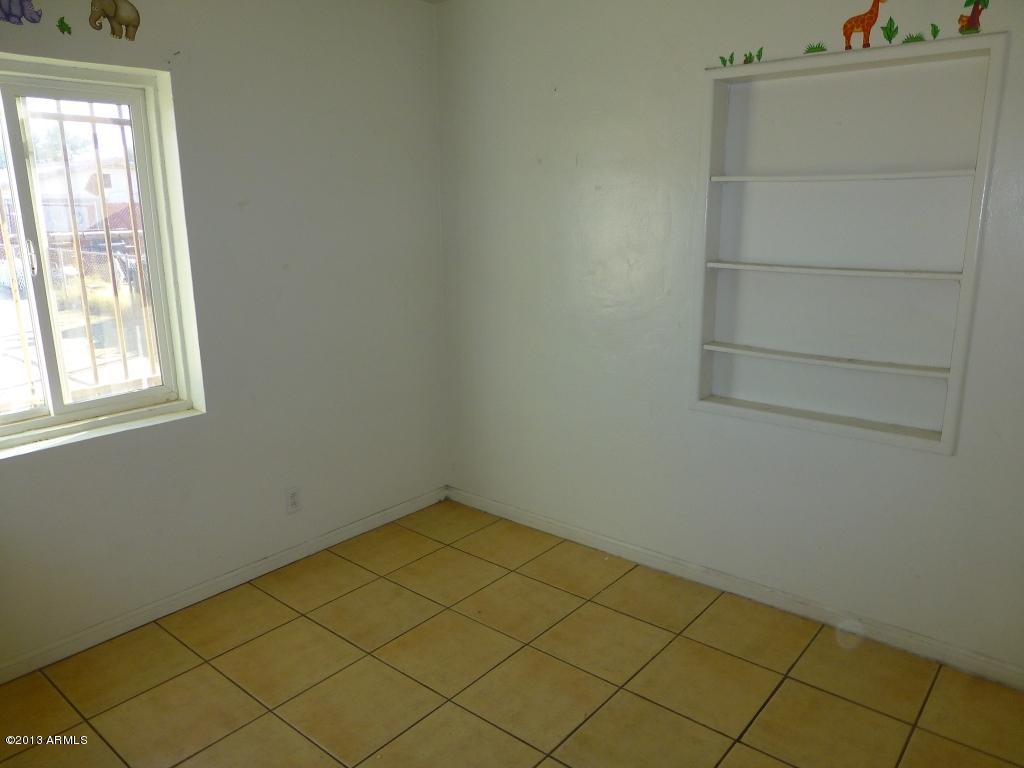 335 West Riverside Street Phoenix, AZ 85041 - Photo 8 of 19 P1060351