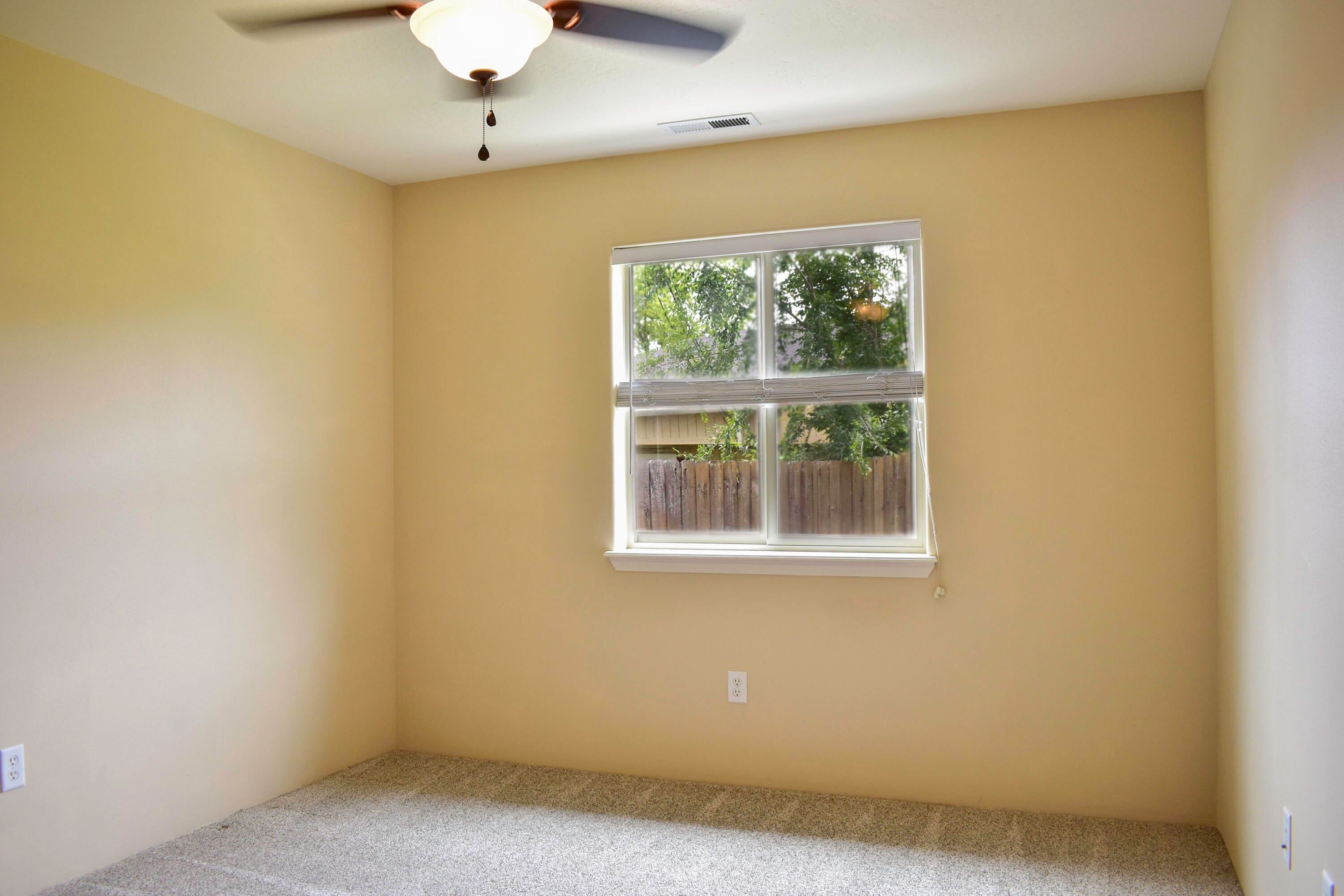 3015 Merriman Road, Unit 2 Medford, OR 97501 - Photo 12 of 19 DSC_029
