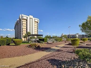 $1,495 | 3930 South University Center Drive, Unit 806, Las Vegas, NV 89119