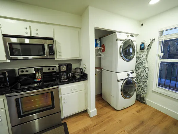 $1,900 | 4550 Northwest 18th Avenue, Unit 405, Pompano Beach, FL 33073