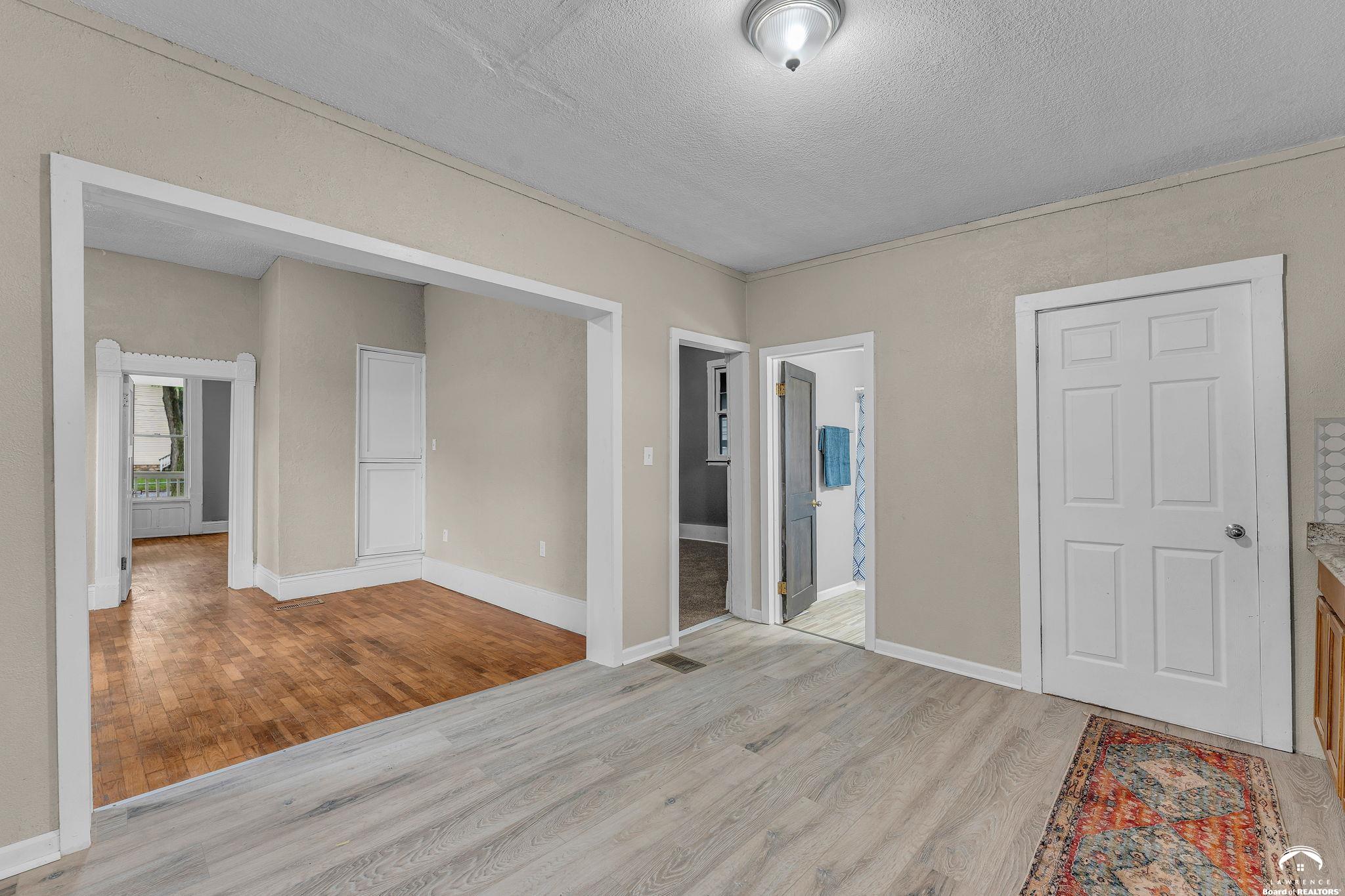 731 Southwest Lincoln Street Topeka, KS 66606 - Photo 11 of 32