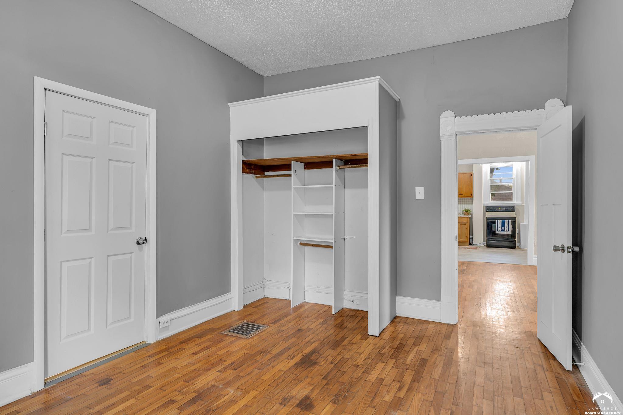 731 Southwest Lincoln Street Topeka, KS 66606 - Photo 15 of 32