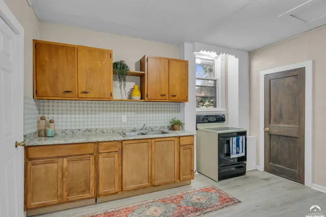 $185,000 | 731 Southwest Lincoln Street, Topeka, KS 66606