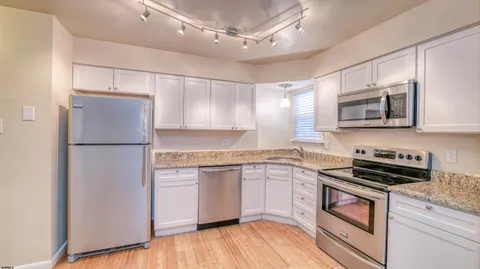 $245,000 | 233 London Court, Unit 233, Egg Harbor Township, NJ 08234