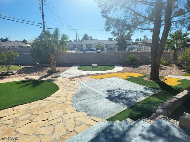 $2,775 | 7180 Polaris Avenue, Las Vegas, NV 89118