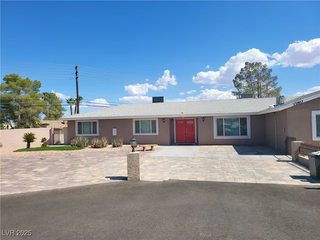 $2,775 | 7180 Polaris Avenue, Las Vegas, NV 89118