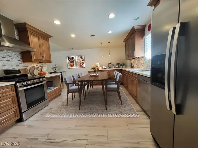 $2,775 | 7180 Polaris Avenue, Las Vegas, NV 89118