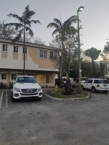 $2,850 | 3928 Southwest 52nd Avenue, Unit F6, Pembroke Park, FL 33023