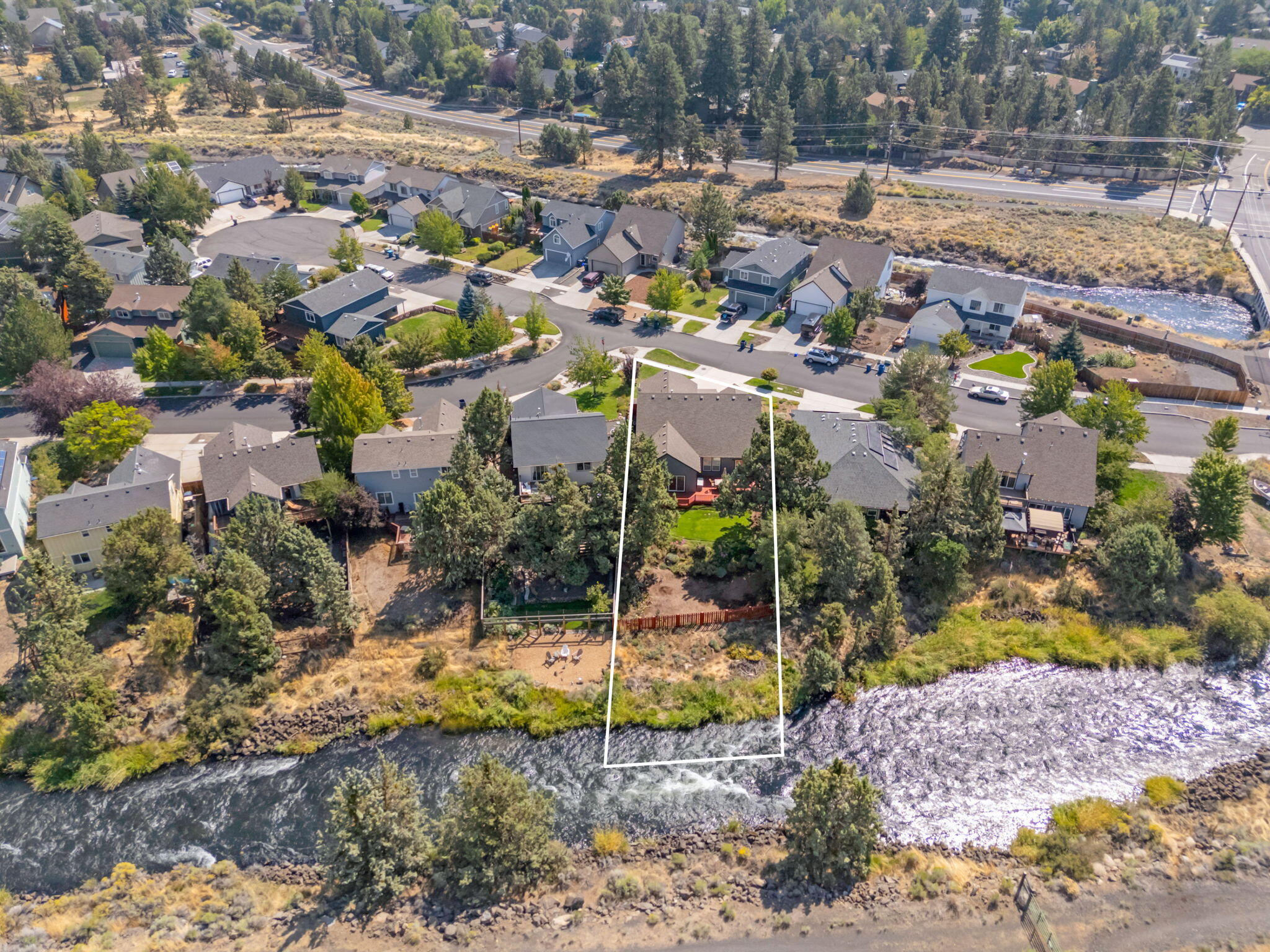 20864 Daniel Duke Way Bend, OR 97701 - Photo 41 of 43 neighborhood and creek arial view