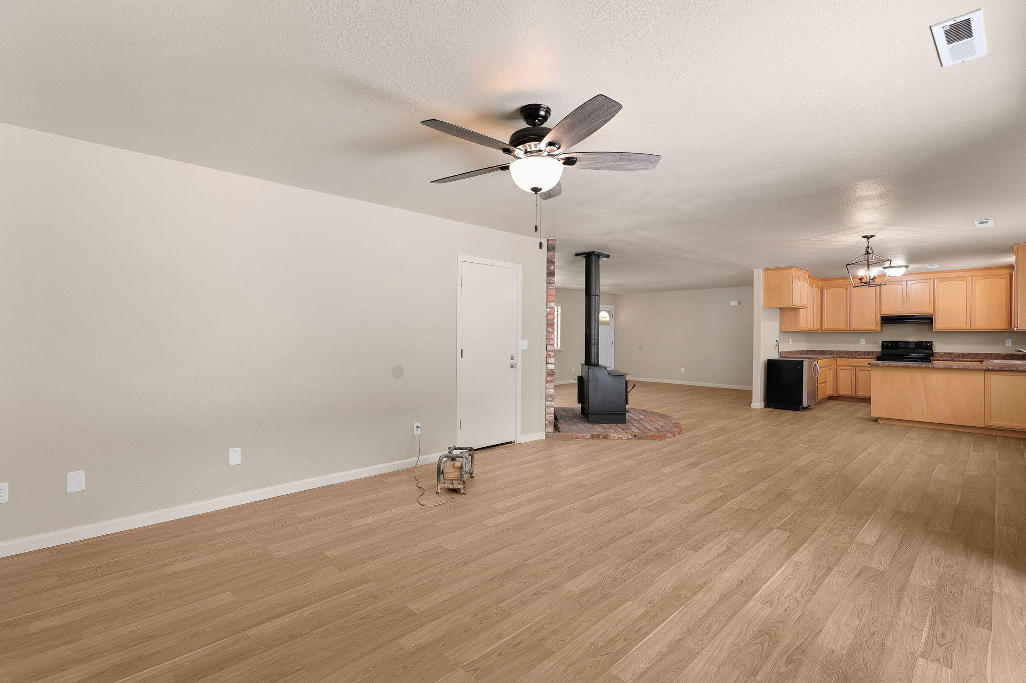 4551 East Bonnyview Road Redding, CA 96001 - Photo 13 of 33 14-web-or-mls-CAMA5281