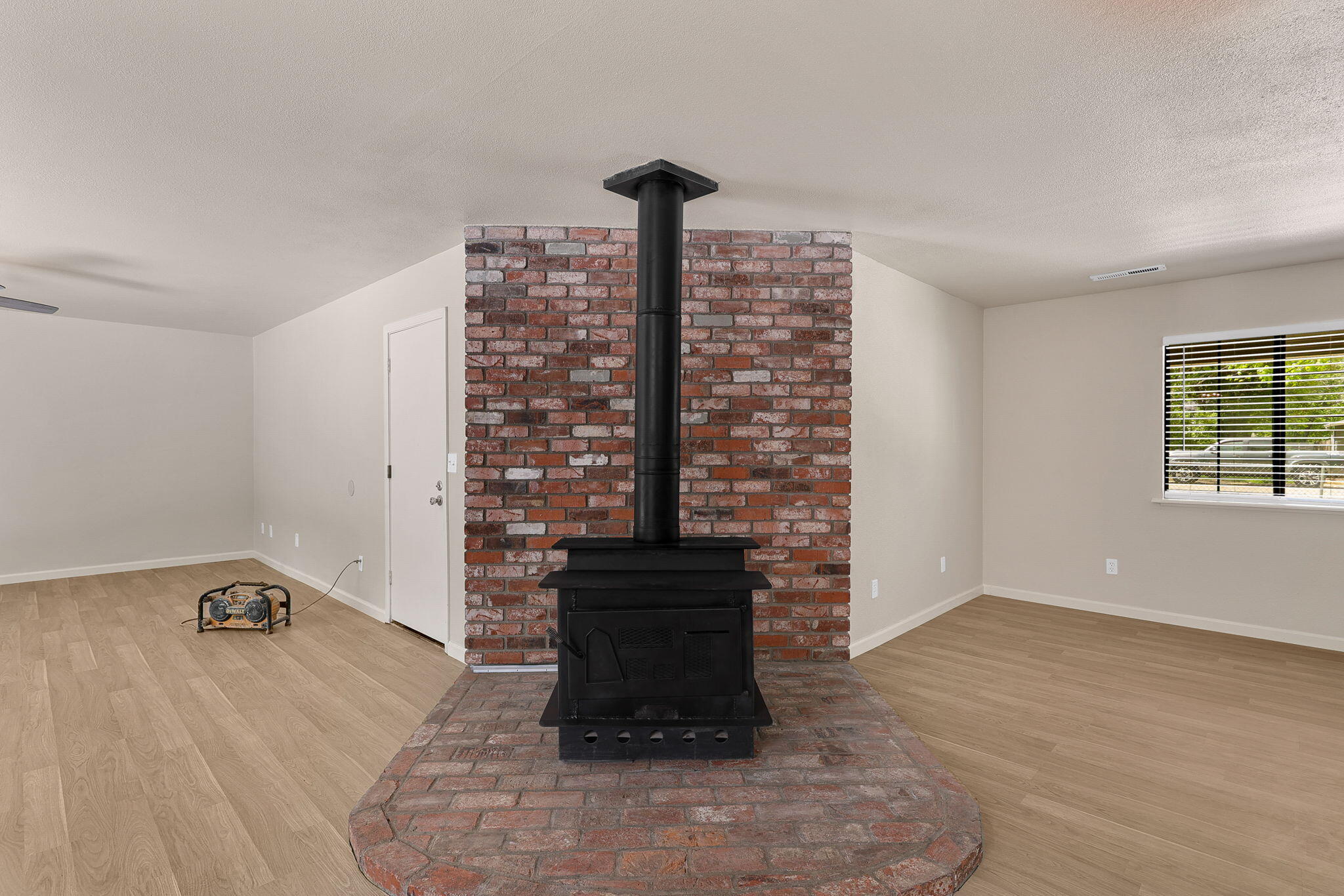 4551 East Bonnyview Road Redding, CA 96001 - Photo 6 of 33 11-web-or-mls-CAMA5252