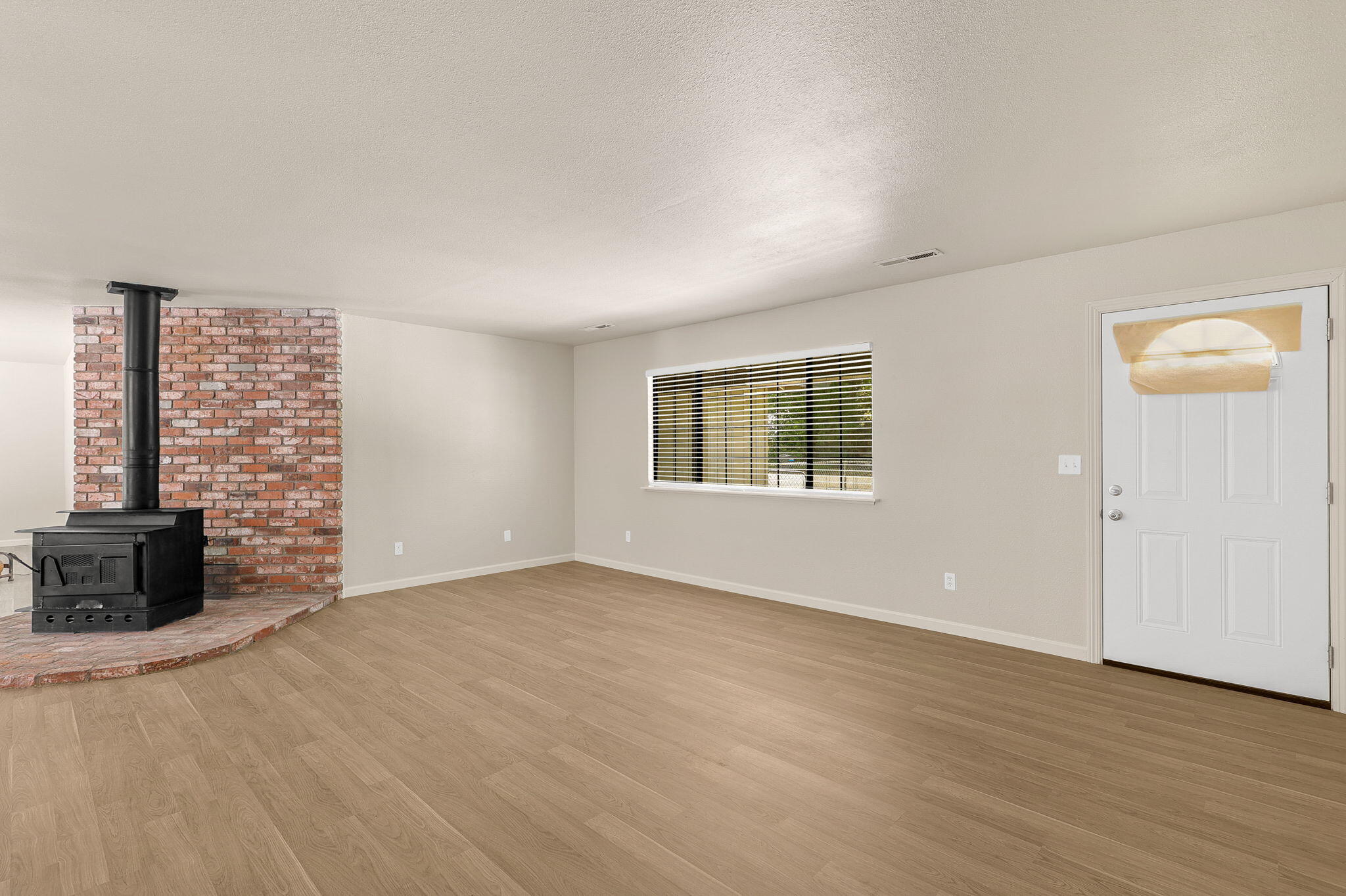 4551 East Bonnyview Road Redding, CA 96001 - Photo 8 of 33 8-web-or-mls-CAMA5222