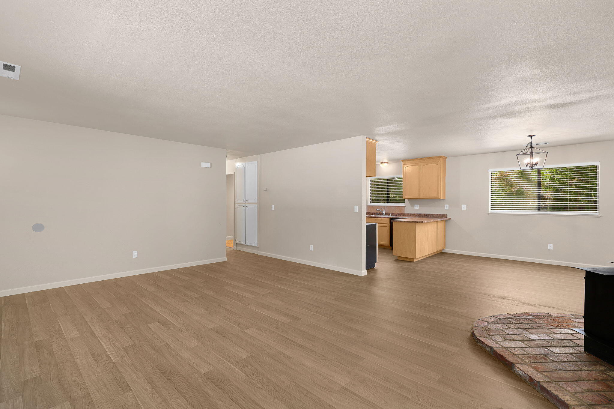 4551 East Bonnyview Road Redding, CA 96001 - Photo 9 of 33 9-web-or-mls-CAMA5232