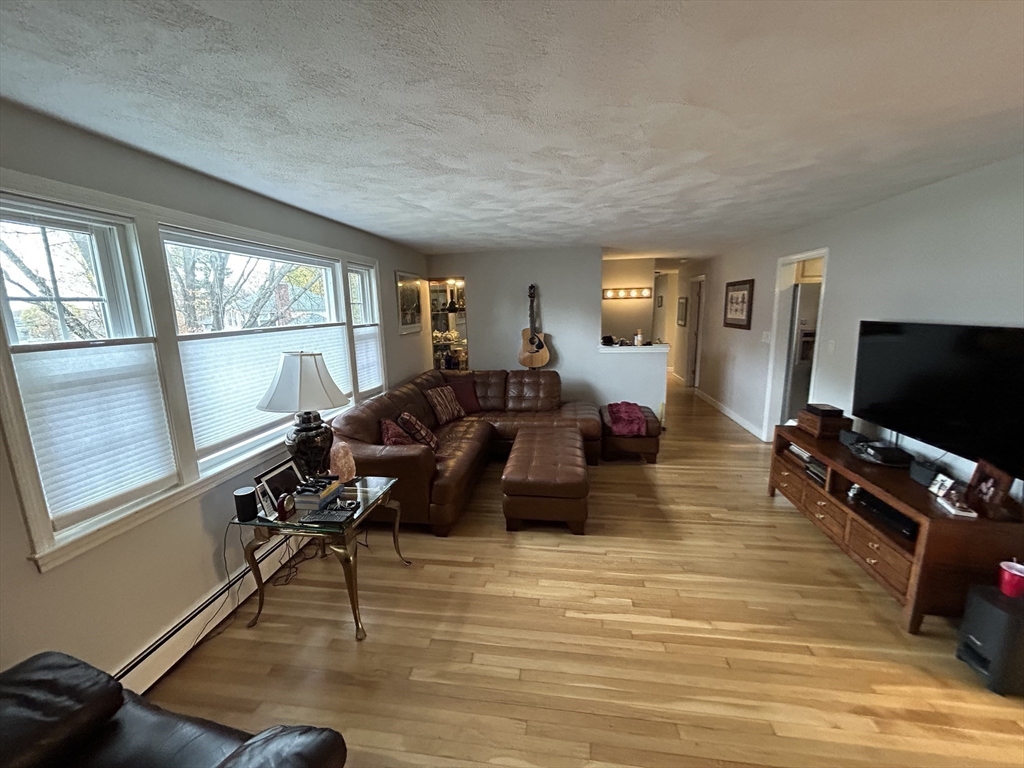 25 Emily Road Framingham, MA 01701 - Photo 9 of 28 Gallery Image 9