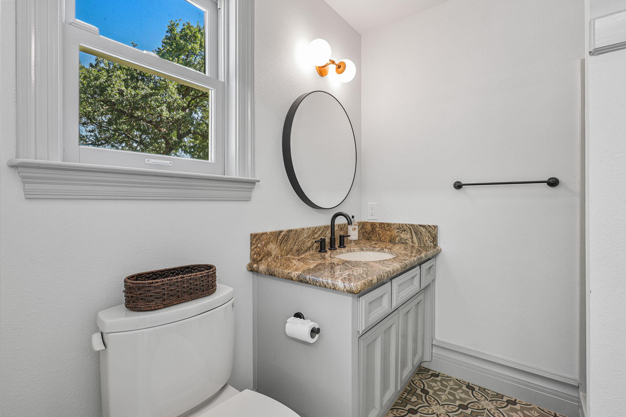 8709 Silver Bridge Road Palo Cedro, CA 96073 - Photo 49 of 88 Full Bathroom In Garage