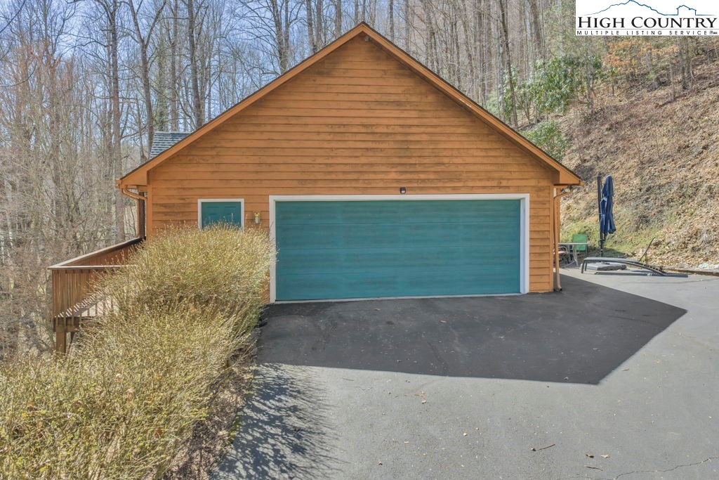 413 Shady Bark Lane Boone, NC 28607 - Photo 4 of 38