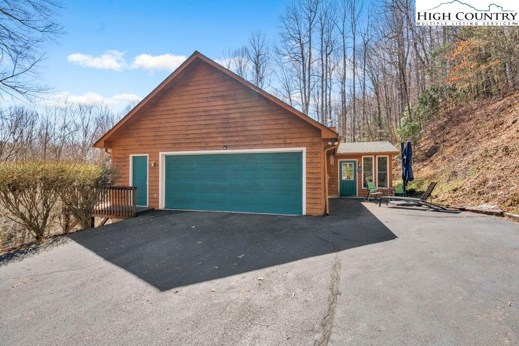 413 Shady Bark Lane Boone, NC 28607 - Photo 5 of 38