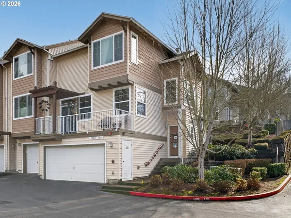 $414,900 | 10813 Southwest Canterbury Lane, Unit 104, Tigard, OR 97224