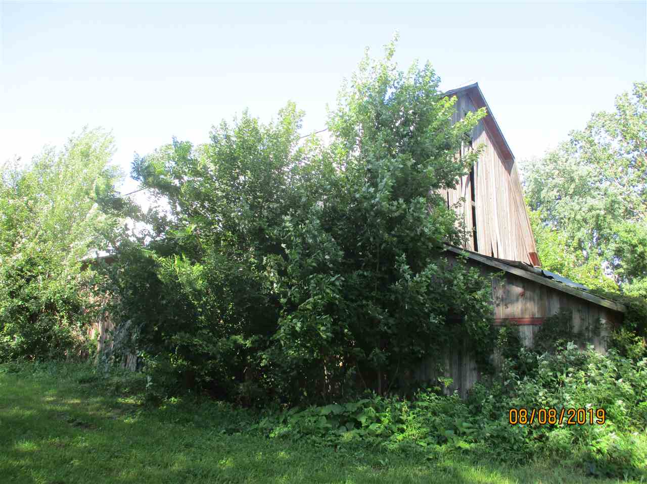 3077 South Vassar Road Vassar, MI 48768 - Photo 14 of 16 Large Barn