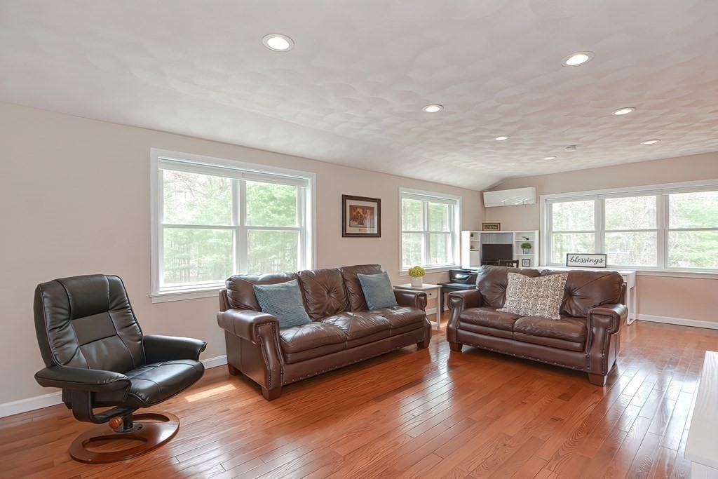 14 Crimson Road Billerica, MA 01821 - Photo 3 of 30 Gallery Image 3