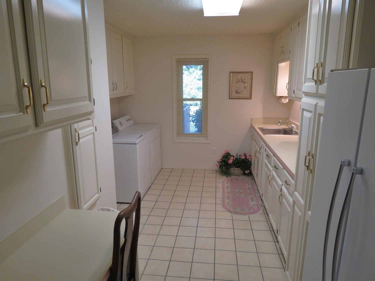 1310 17th Street Ralls, TX 79357 - Photo 6 of 10 a view of a kitchen from the main door