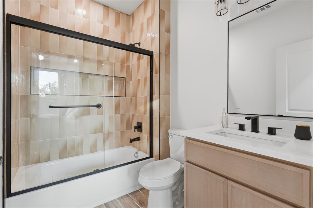 2150 Lakeview Mabank, TX 75156 - Photo 24 of 36 a bathroom with a sink and a mirror