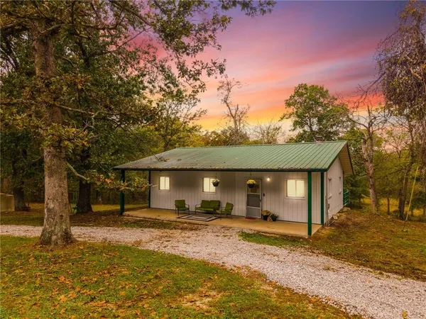$389,900 | 471 Southeast 1131st Road, Clinton, MO 64735