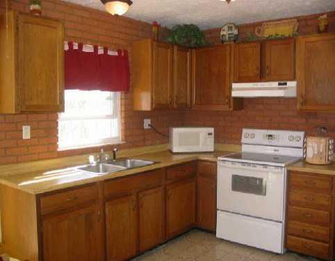 225 Old Scales Road Washington, PA 15301 - Photo 5 of 8 Kitchen.